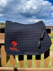 Sano ProEQUI Podsedlová dečka skoková černá