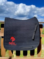 Sano ProEQUI Podsedlová dečka drezurní černá