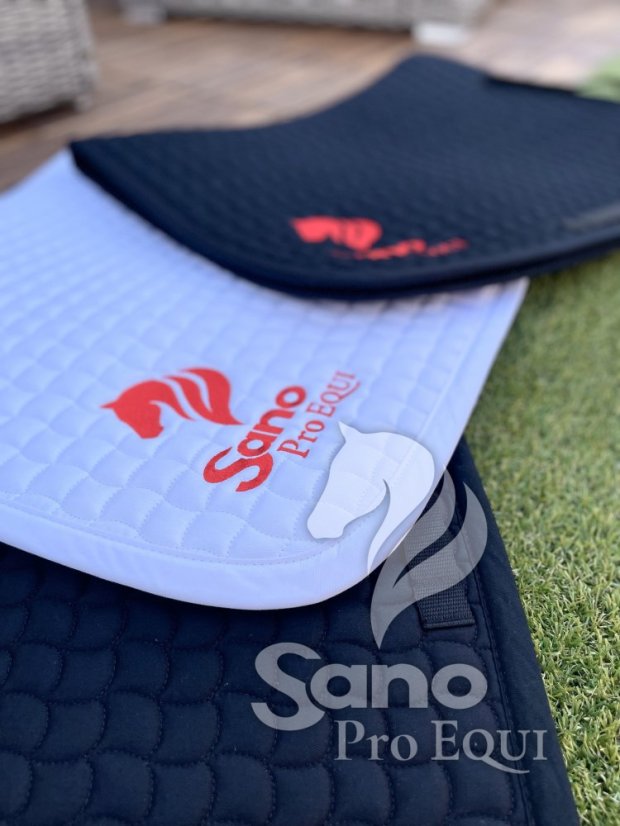 Sano ProEQUI Podsedlová dečka drezurní černá